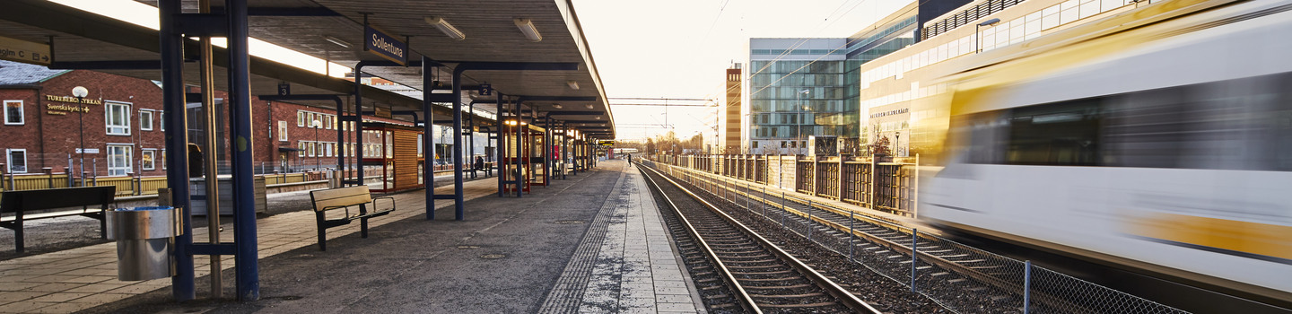 Sollentuna station med perrongen